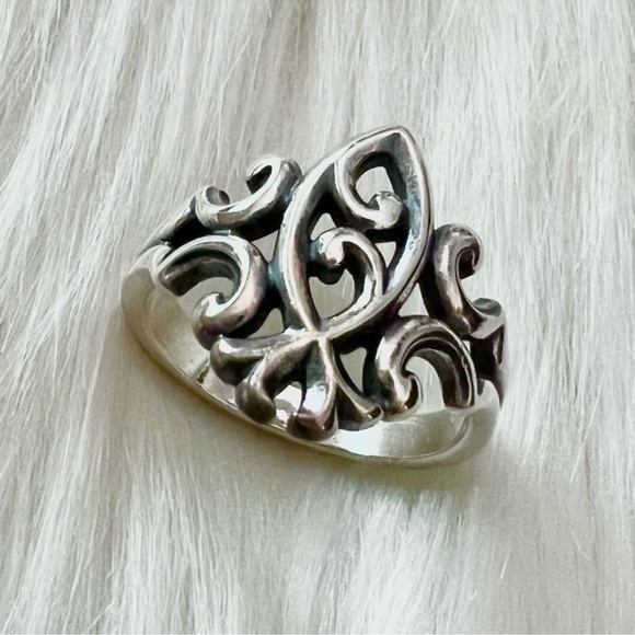 Retired James Avery Ichthus scrolled scroll
6.25-6.5 - Picture 8 of 8